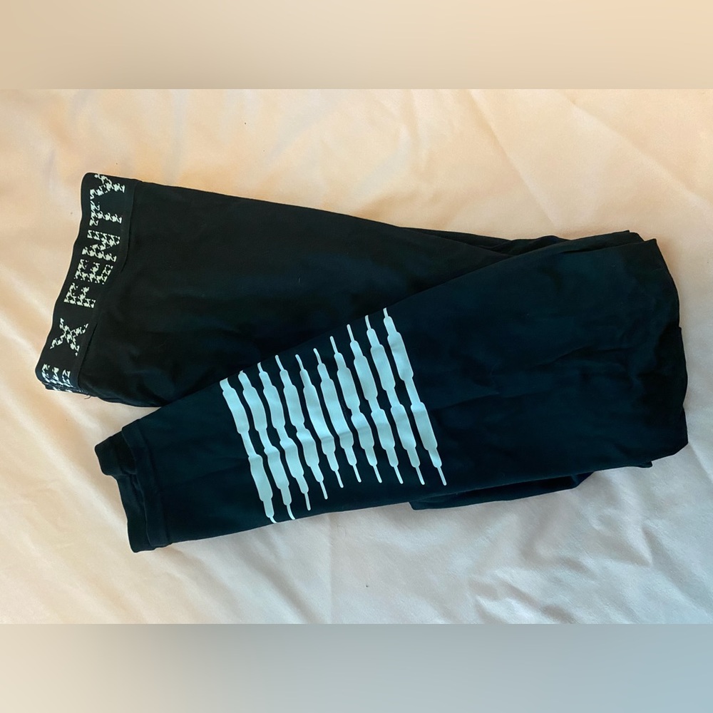 Savage X Fenty black leggings NWOT